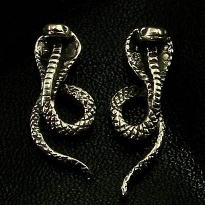 Cobra Silver Ear Stud (1 Pair)