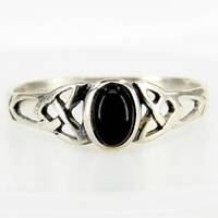 Silberring Triquetas mit schwarzem Onyx
