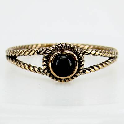 Bronzering gedreht mit schwarzem Onyx