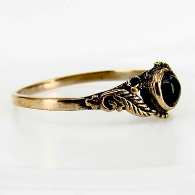 Bronzering Blattdesign mit schwarzem Onyx