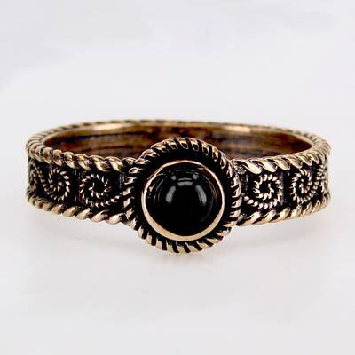 Bronzering Spiralmuster mit schwarzem Onyx