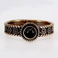 Bronzering Spiralmuster mit schwarzem Onyx