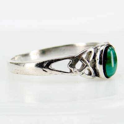 Silberring Triquetas mit Malachit