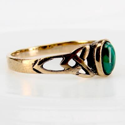 Bronzering Triquetas mit Malachit